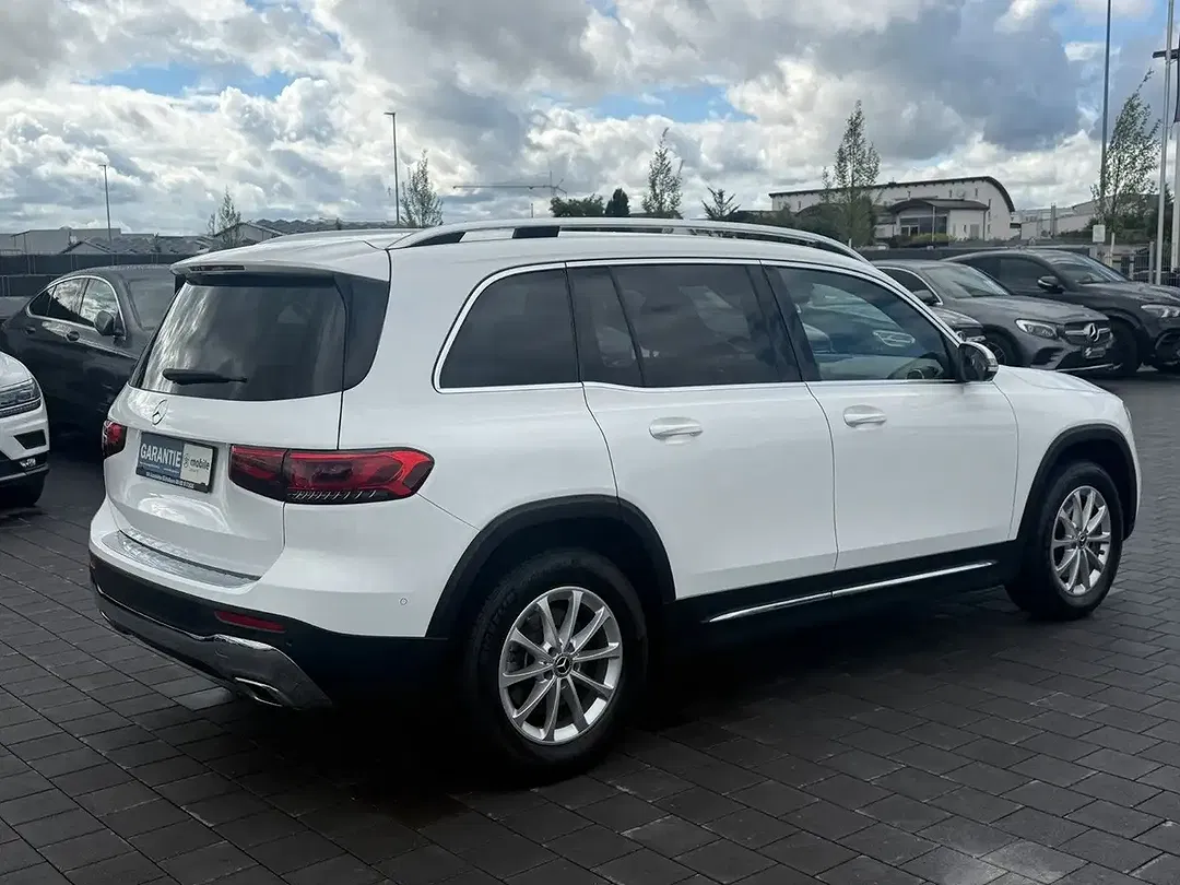 Mercedes-Benz GLB 200 - Thumbnail 3