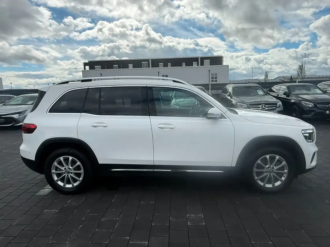 Mercedes-Benz GLB 200 - Thumbnail 9