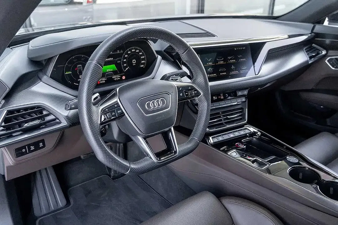 Audi e-tron GT - Thumbnail 12