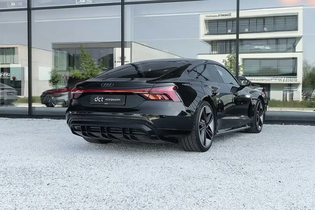 Audi e-tron GT - Thumbnail 4