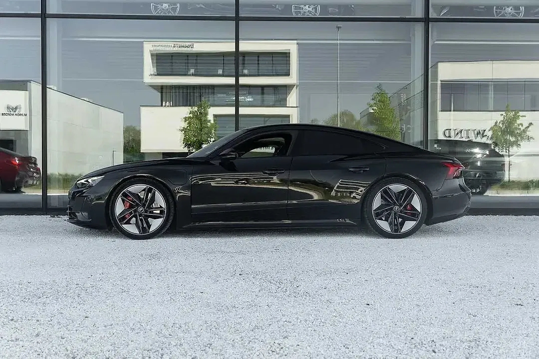 Audi e-tron GT - Thumbnail 6