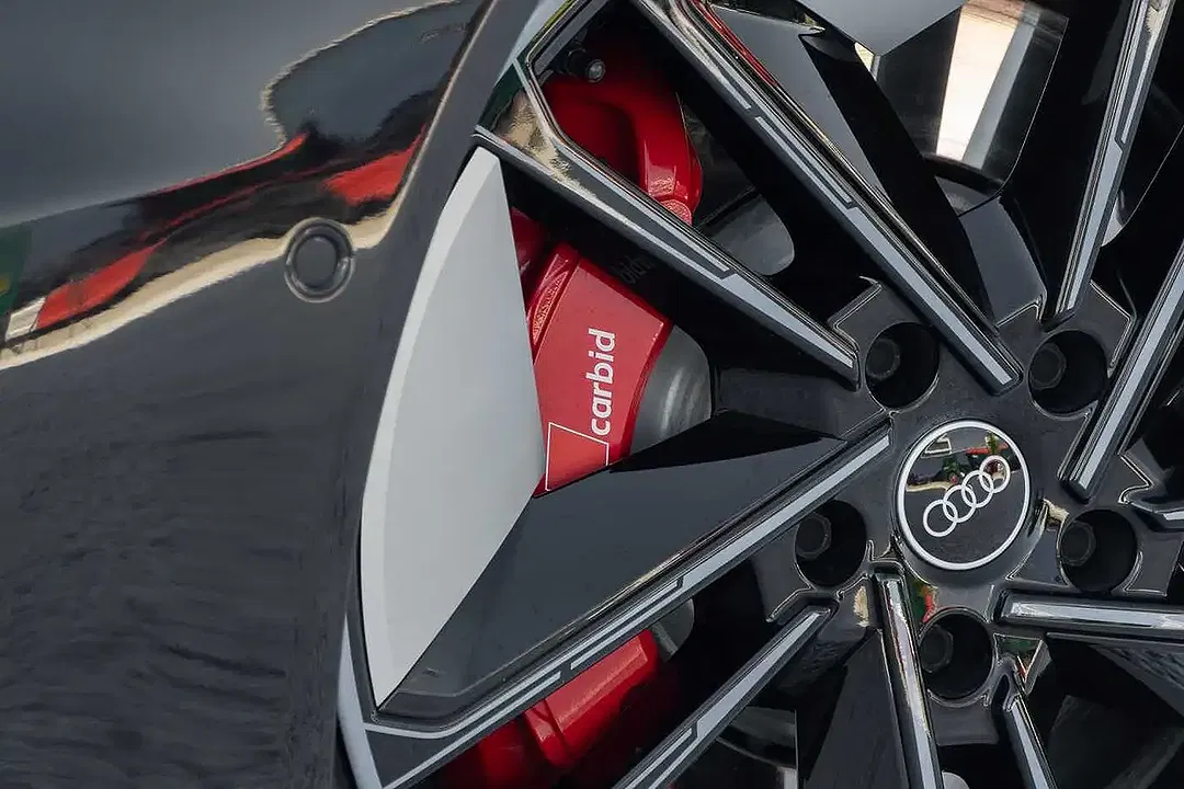 Audi e-tron GT - Thumbnail 9