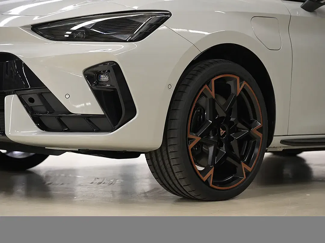 CUPRA Leon PHEV VZ - Thumbnail 5