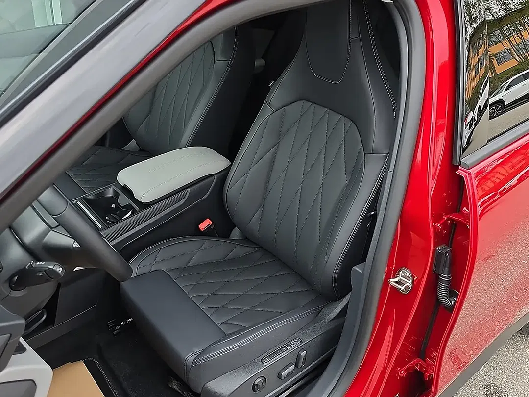 Ford Explorer Premium - Thumbnail 10