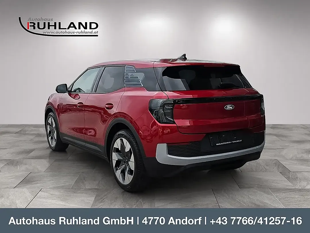 Ford Explorer Premium - Thumbnail 3