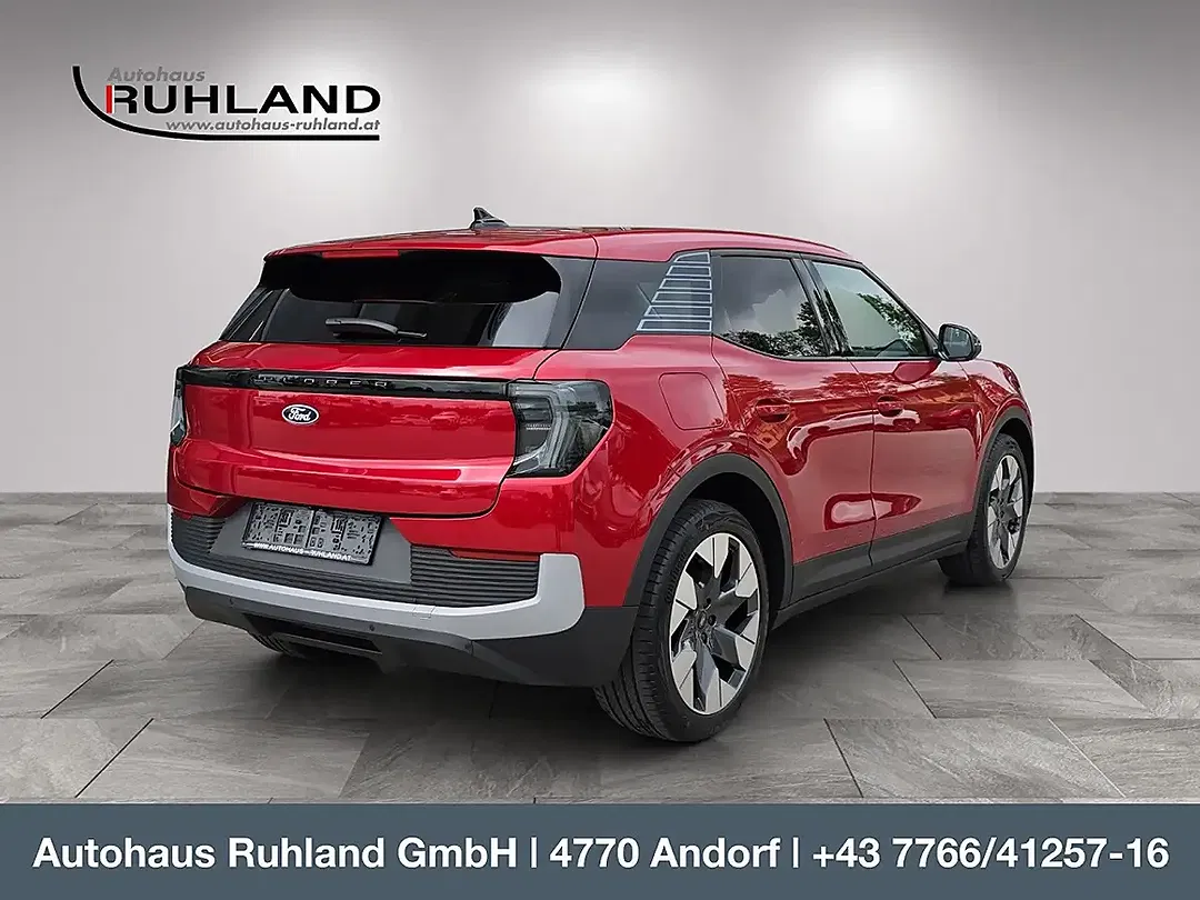 Ford Explorer Premium - Thumbnail 5