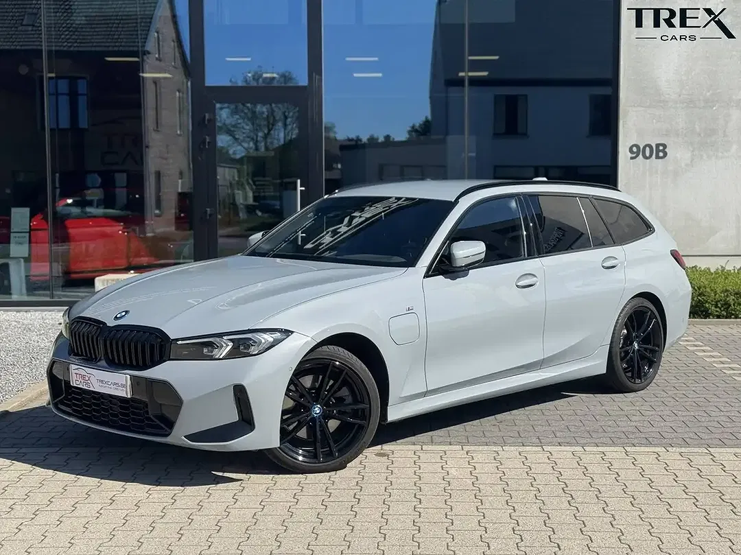 BMW 330 Touring M Sport Shadow Line - Thumbnail 1