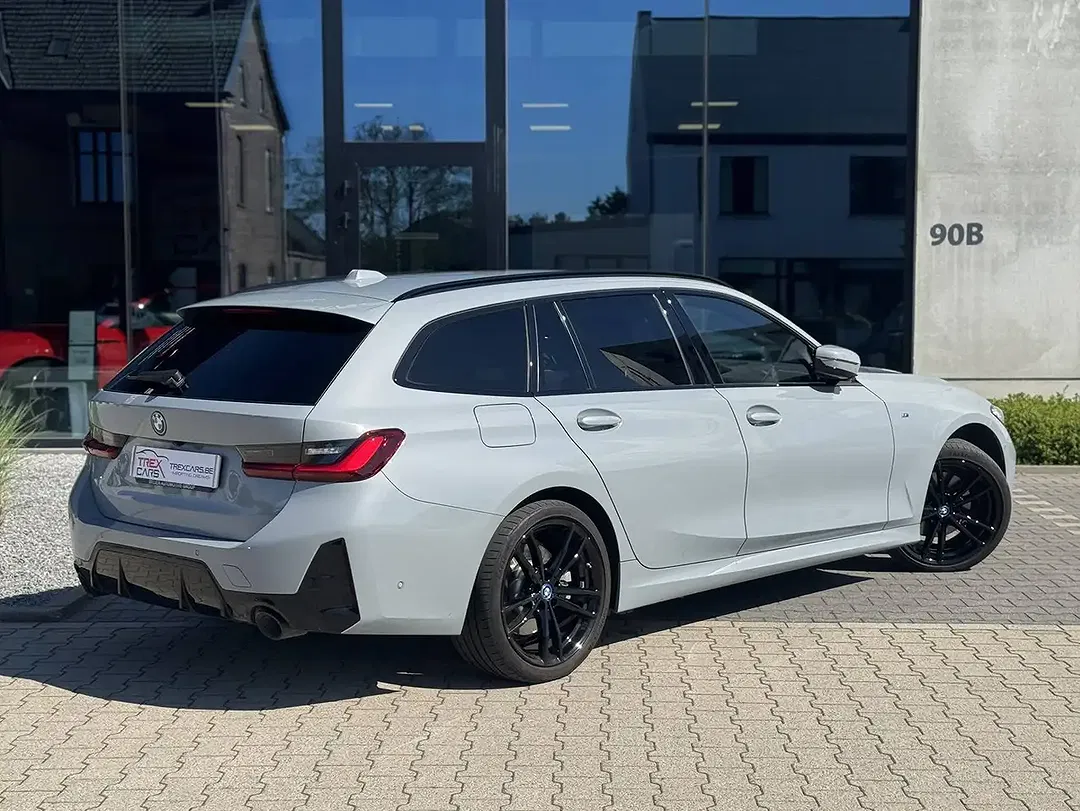 BMW 330 Touring M Sport Shadow Line - Thumbnail 2