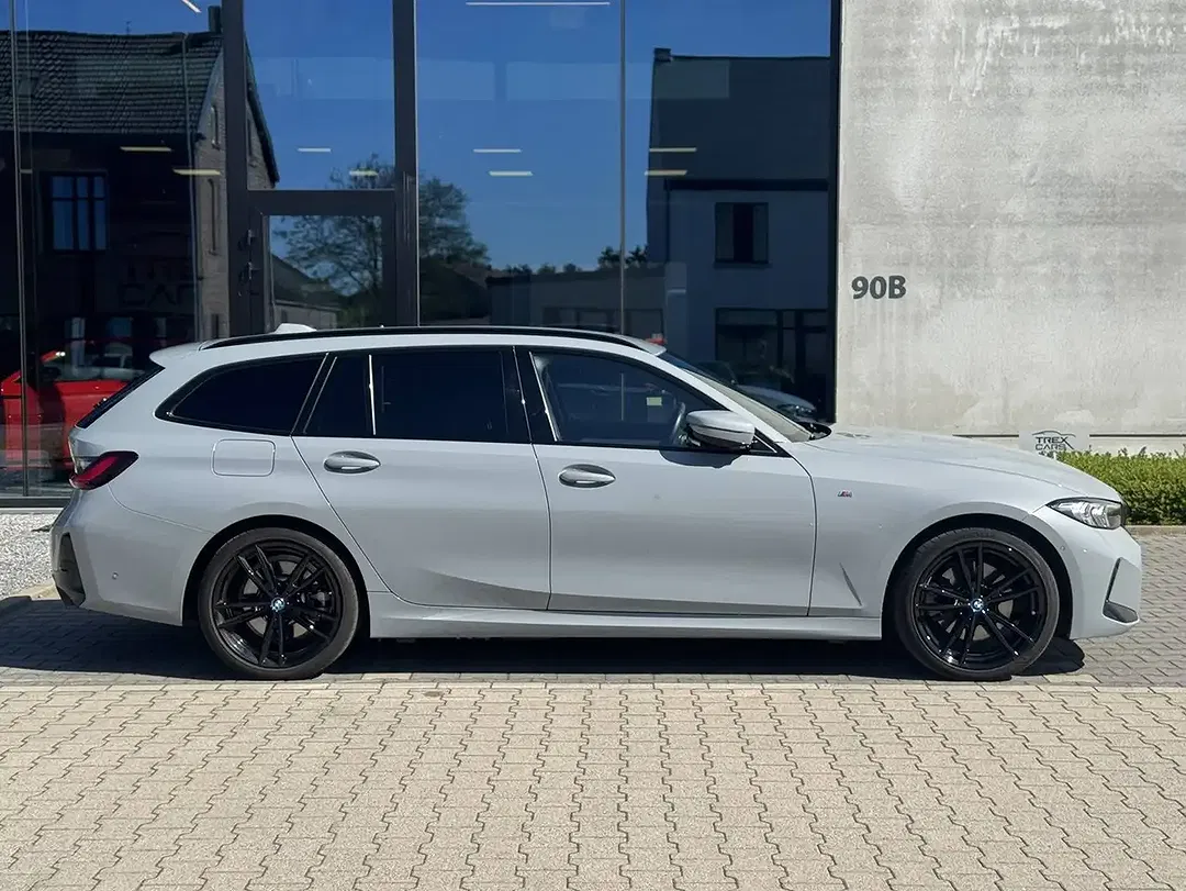 BMW 330 Touring M Sport Shadow Line - Thumbnail 3