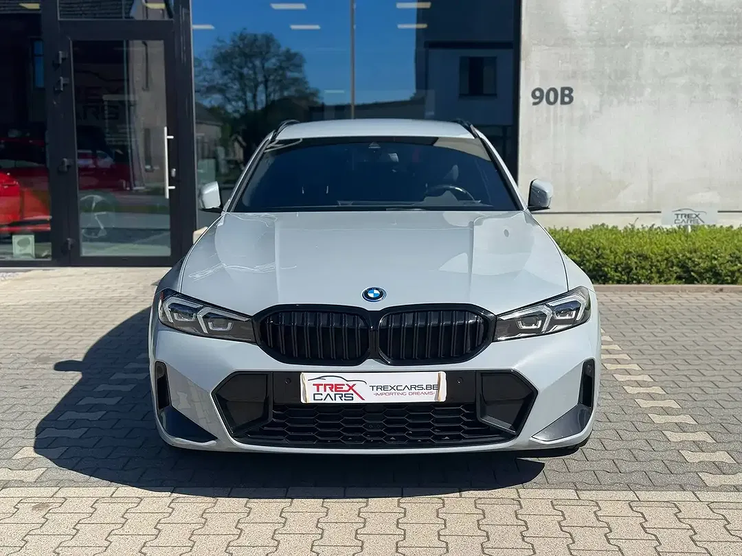 BMW 330 Touring M Sport Shadow Line - Thumbnail 4