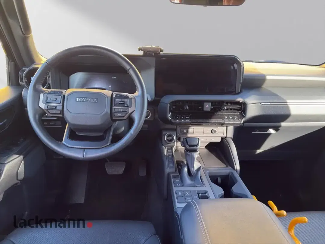 Toyota Land Cruiser 2.8 D-4D 4x4 Executive - Thumbnail 10