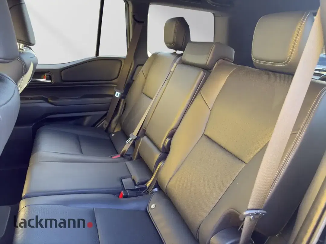 Toyota Land Cruiser 2.8 D-4D 4x4 Executive - Thumbnail 9