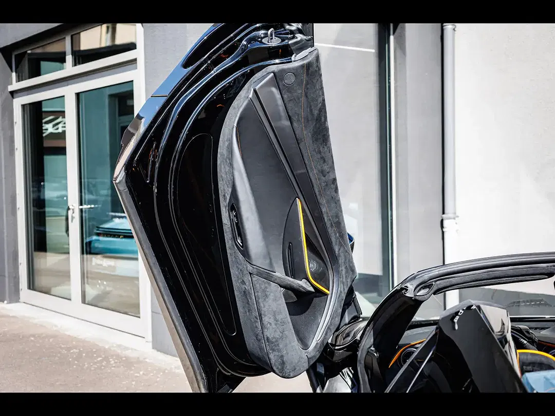 McLaren 750S MSO Spider - Thumbnail 14
