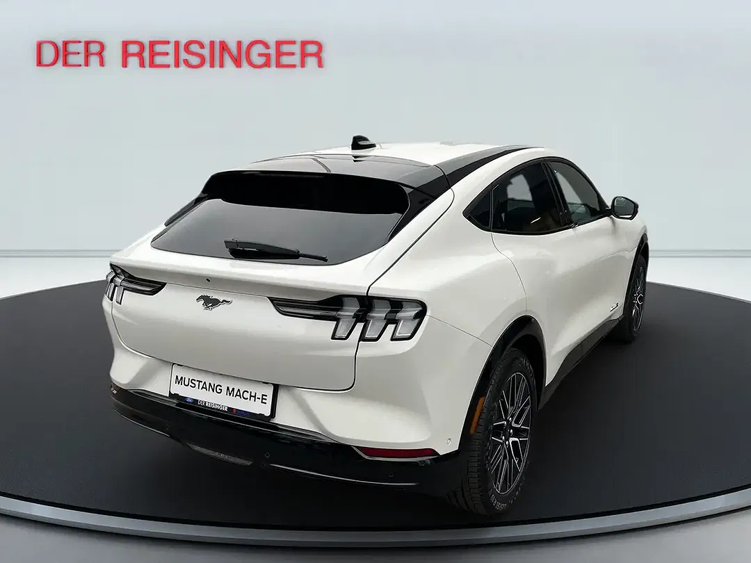 Ford Mustang Mach-E Extended Range Premium - Thumbnail 4