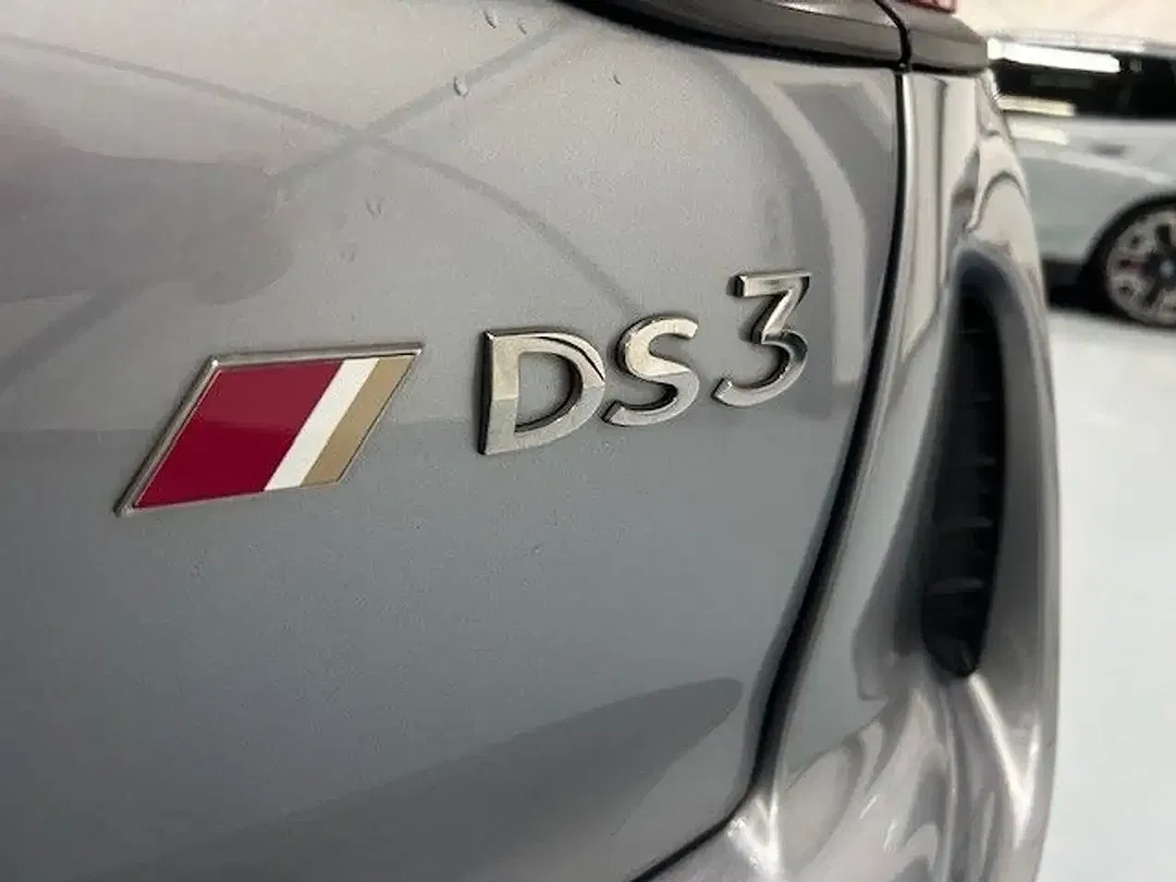 DS Automobiles DS 3 - Thumbnail 8