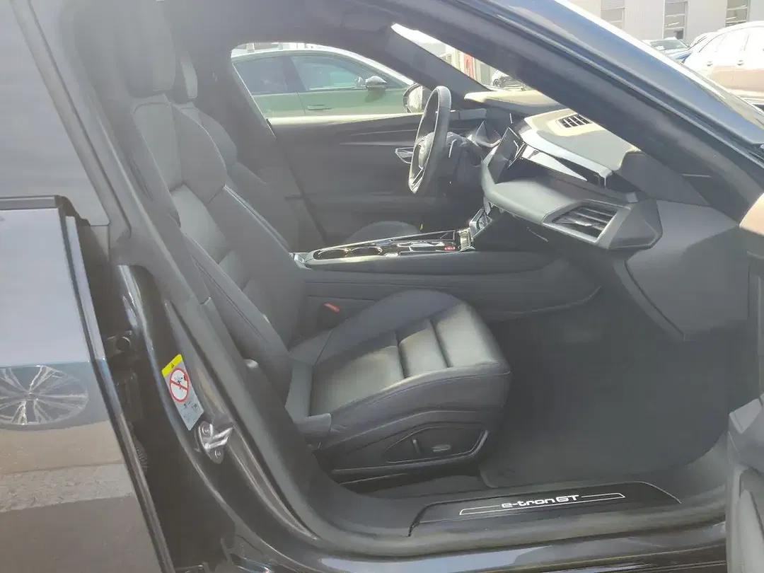 Audi e-tron GT - foto 15