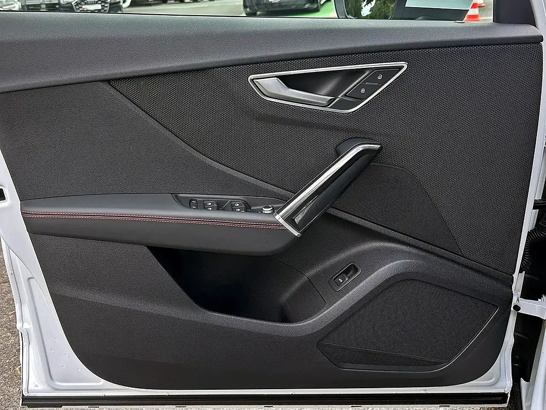 Audi Q2 S tronic competition S line - Thumbnail 7