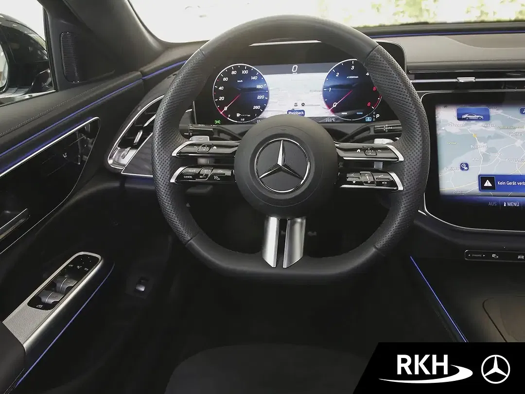 Mercedes-Benz E 220 AMG - Thumbnail 12