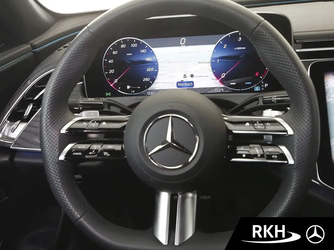 Mercedes-Benz E 220 AMG - Thumbnail 13