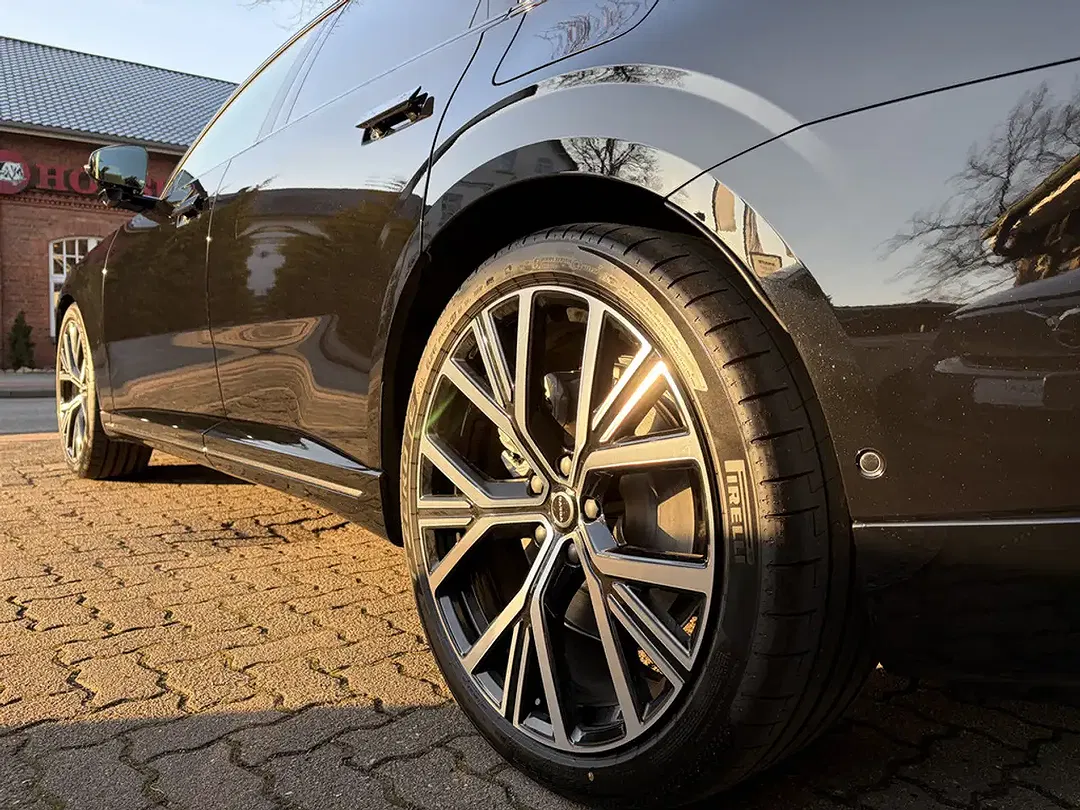 Volvo ES90 Single Motor Extended Range Ultra - Thumbnail 13