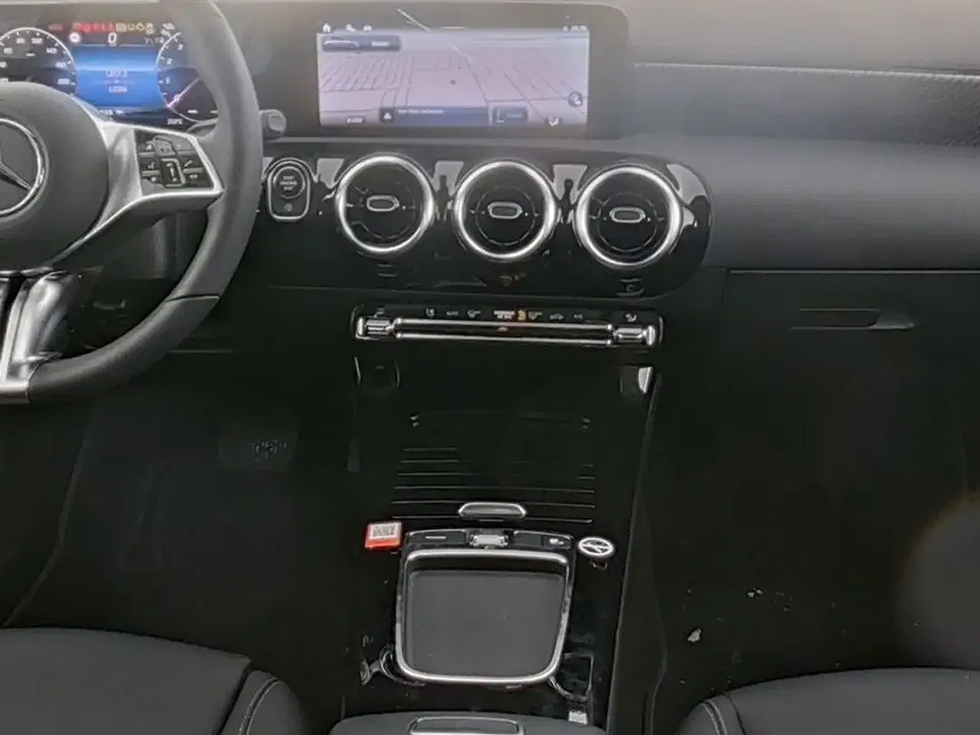 Mercedes-Benz A 180 - Thumbnail 7