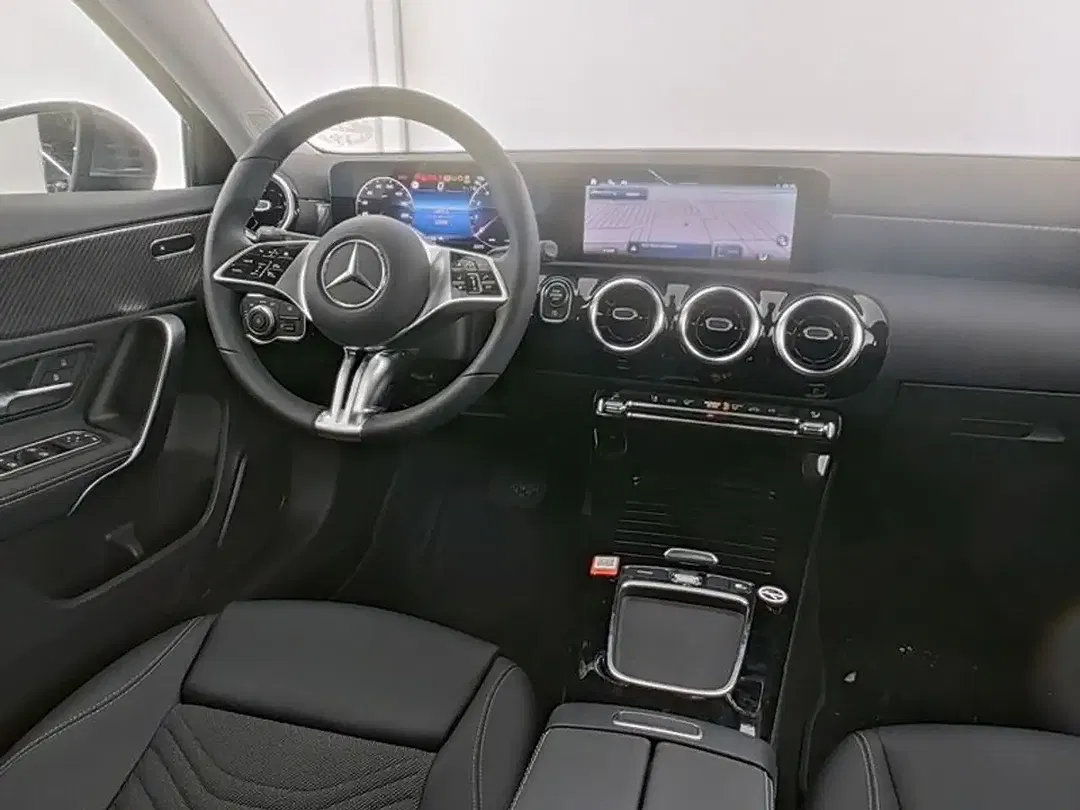 Mercedes-Benz A 180 - Thumbnail 9