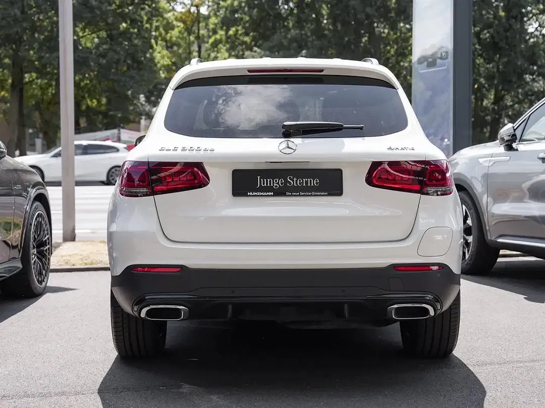 Mercedes-Benz GLC 300 4MATIC AMG Night - Thumbnail 4