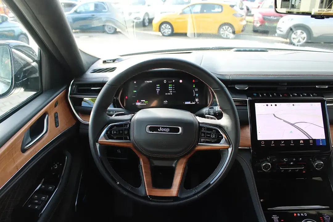 Jeep Grand Cherokee 4xe Summit - Thumbnail 13