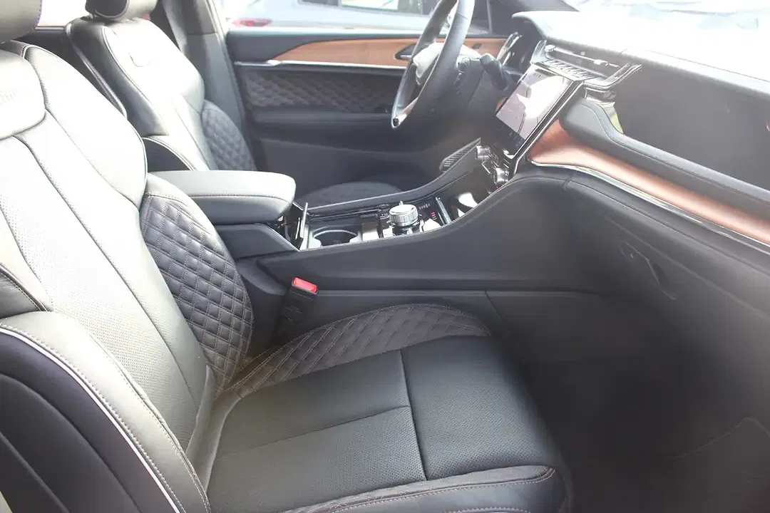 Jeep Grand Cherokee 4xe Summit - Thumbnail 8