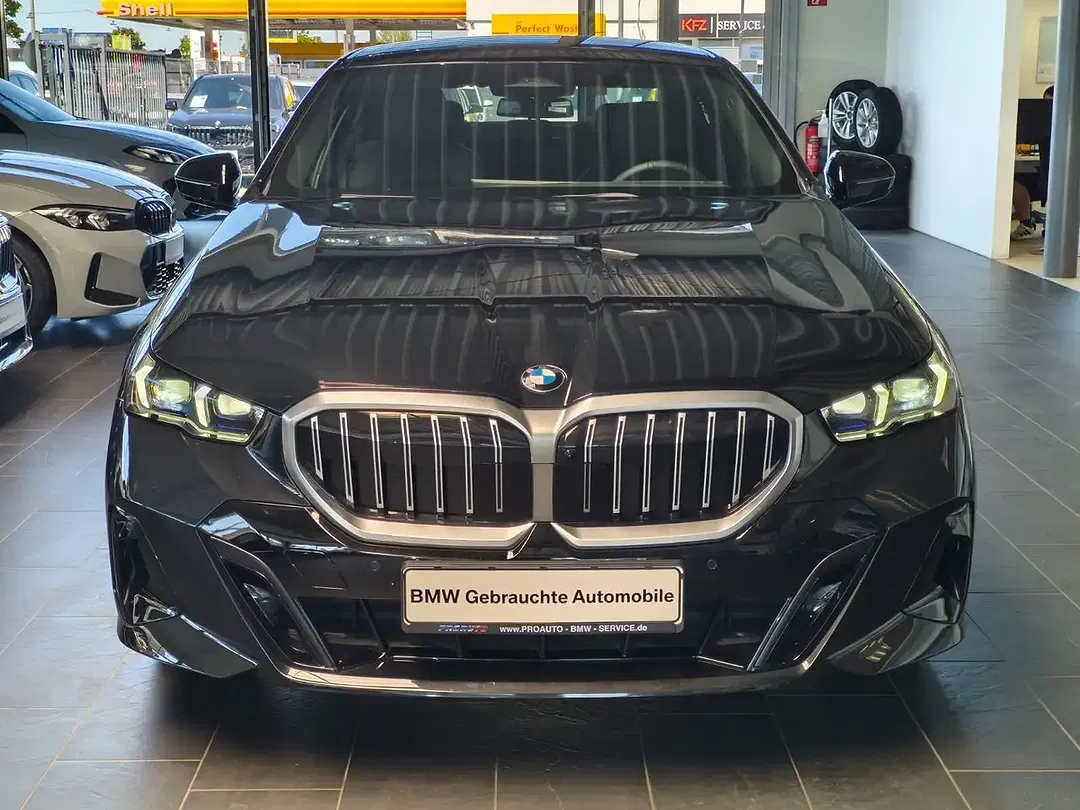 BMW 520 M Sport - Thumbnail 2