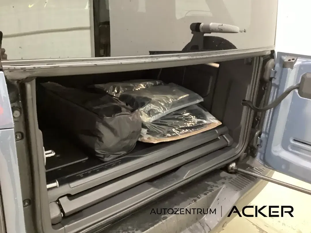 Ford Bronco 4x4 - Thumbnail 6