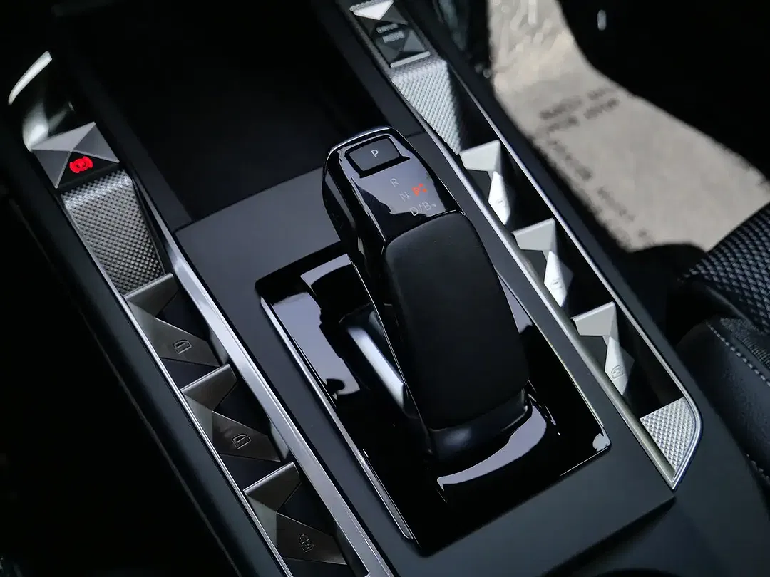 DS Automobiles DS 3 Crossback - Thumbnail 12