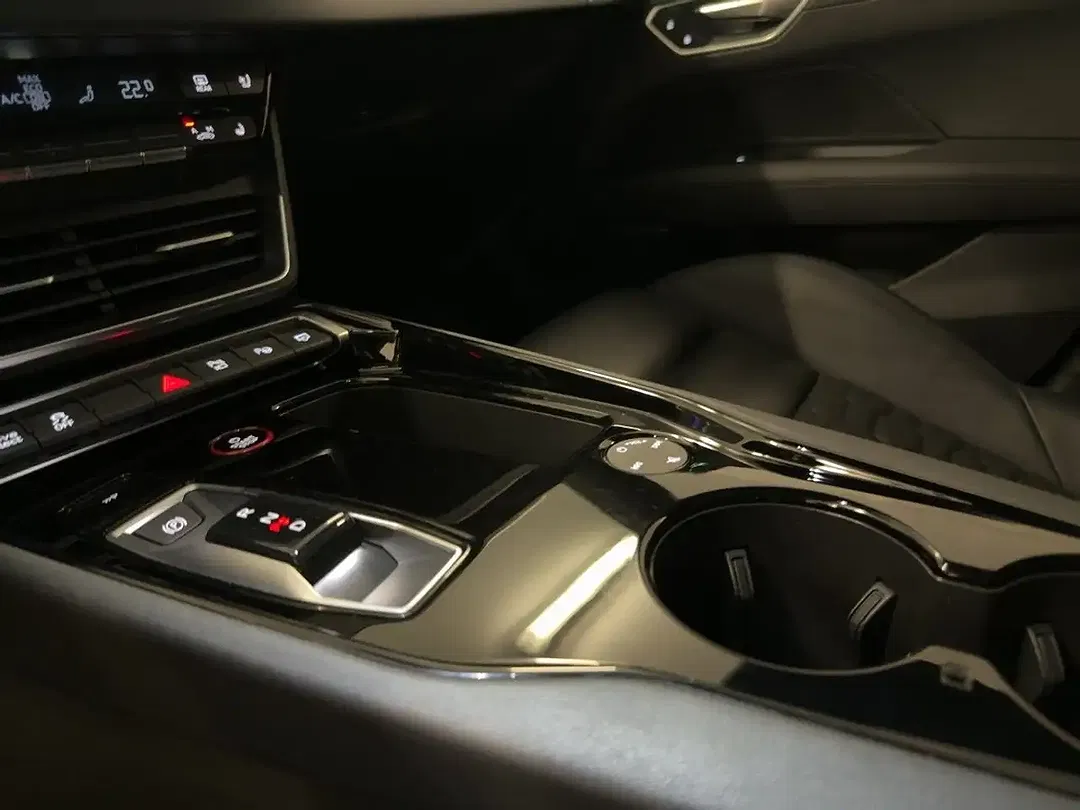 Audi e-tron GT quattro Matrix LED - Thumbnail 16