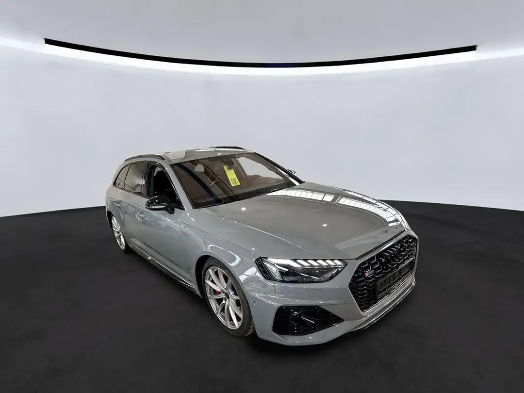 Audi RS4 competition plus Avant - Thumbnail 4