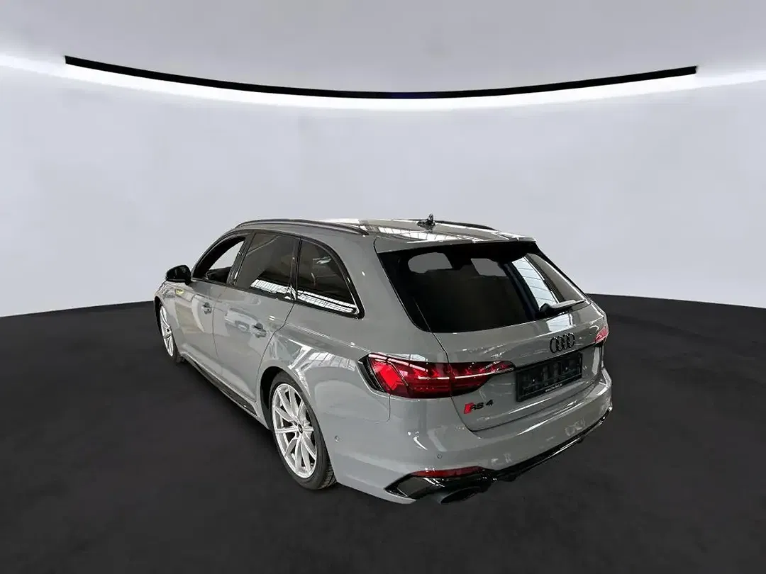 Audi RS4 competition plus Avant - Thumbnail 6