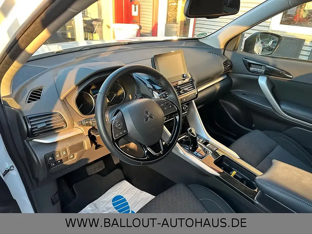 Mitsubishi Eclipse Cross Hybrid 4WD - Thumbnail 10