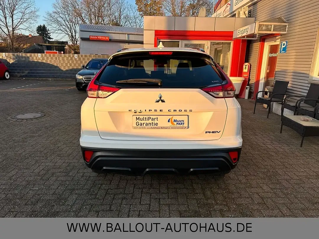 Mitsubishi Eclipse Cross Hybrid 4WD - Thumbnail 8