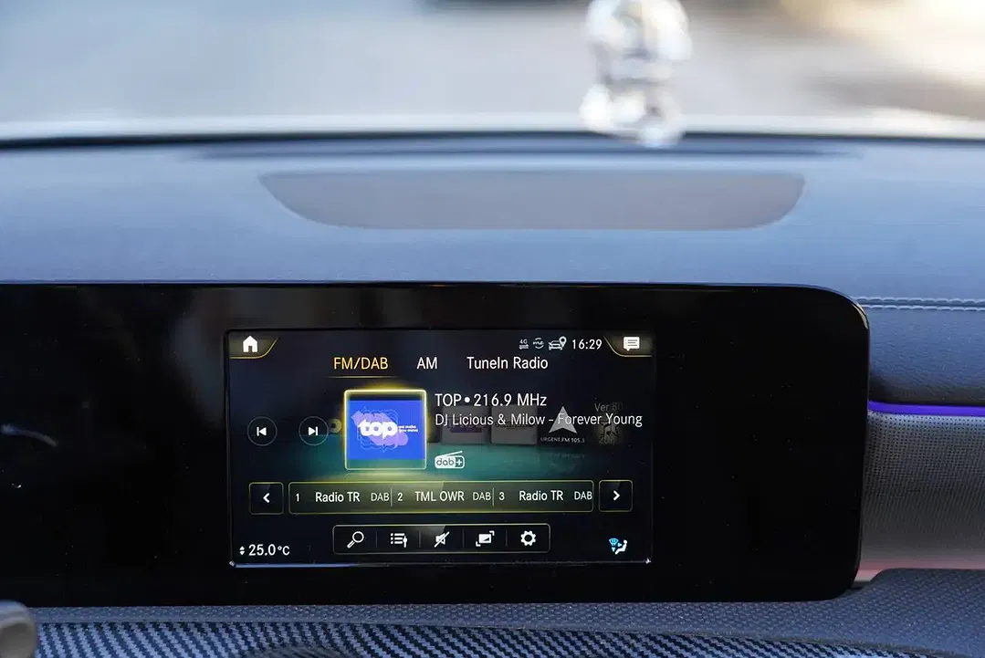 Mercedes-Benz CLA 250 PHEV AMG Line - Thumbnail 12