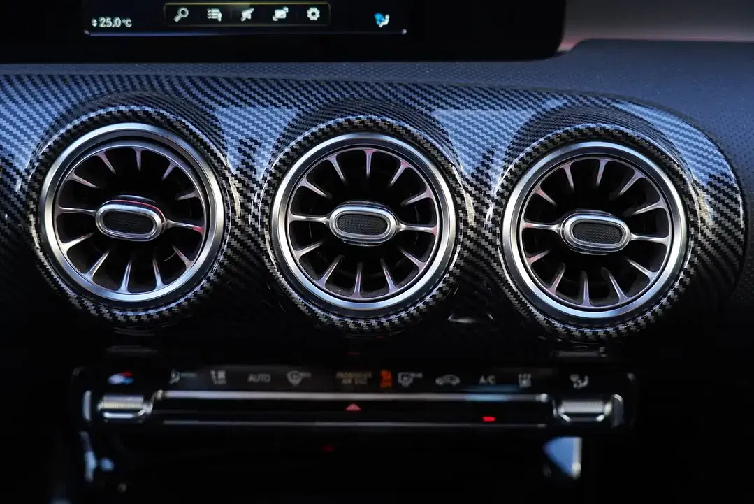 Mercedes-Benz CLA 250 PHEV AMG Line - Thumbnail 13