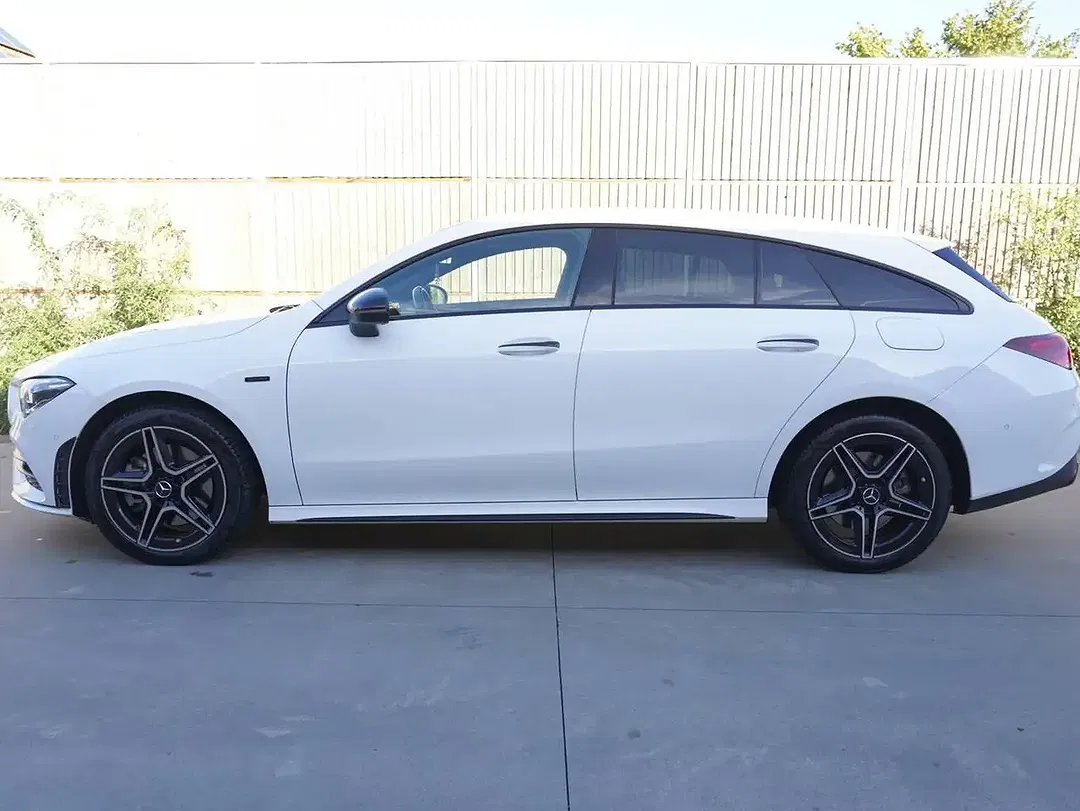 Mercedes-Benz CLA 250 PHEV AMG Line - foto 2