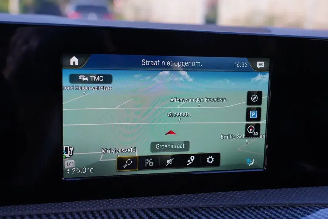 Mercedes-Benz CLA 250 PHEV AMG Line - Thumbnail 21