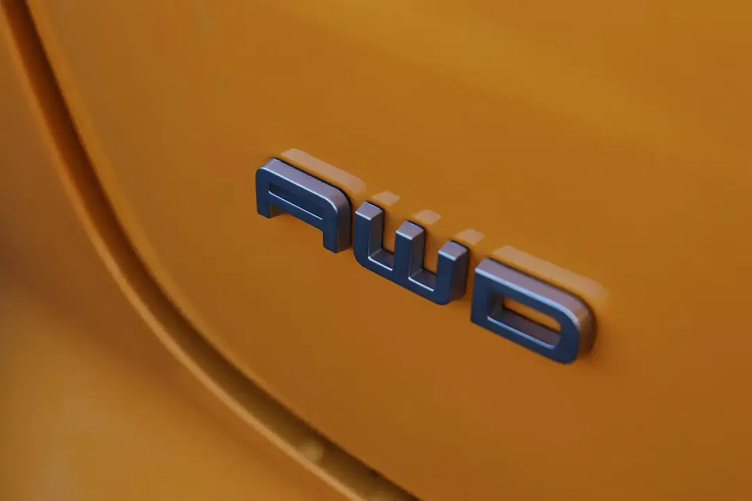 Ford Mustang Mach-E 4x4 Premium - Thumbnail 13