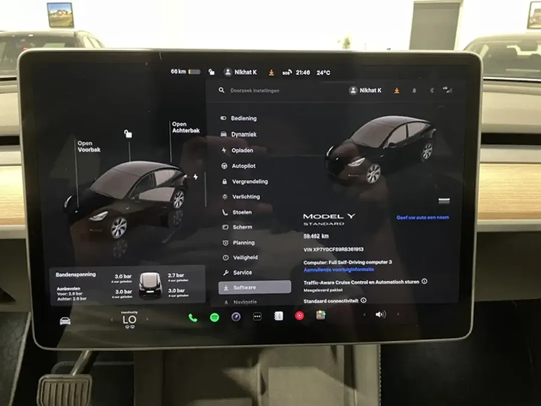 Tesla Model Y Standard Range - Thumbnail 12