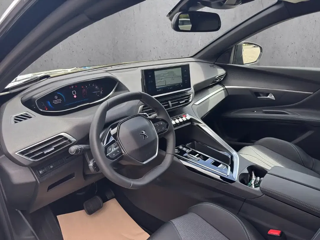 Peugeot 5008 130 PureTech EAT8 Allure Pack - Thumbnail 9