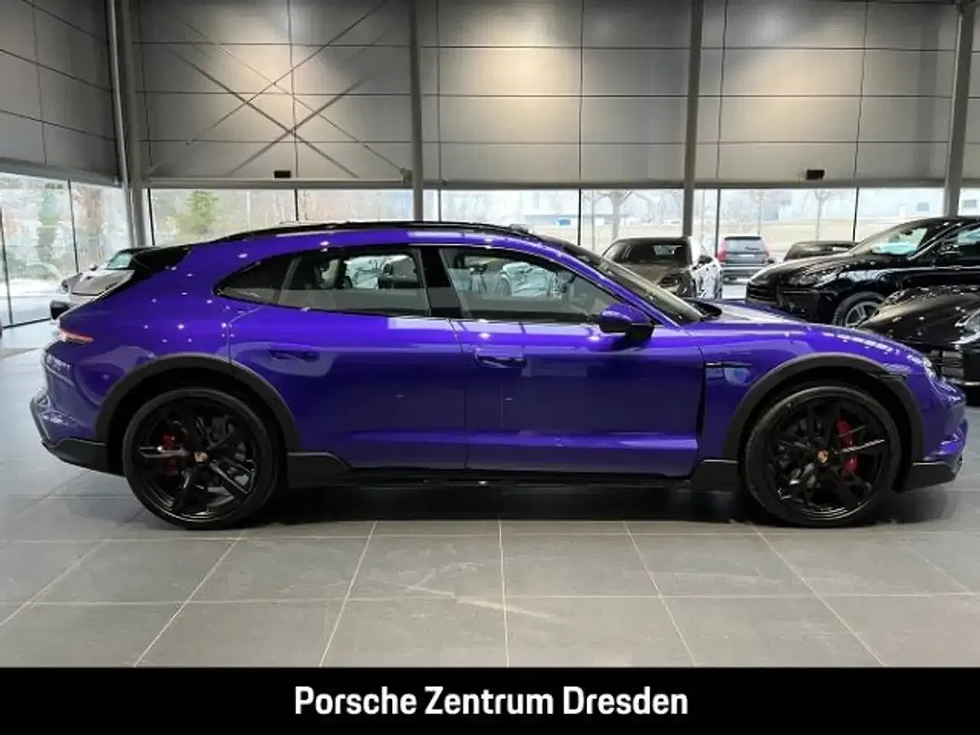 Porsche Taycan Cross Turismo - Thumbnail 10