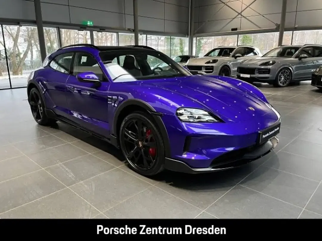 Porsche Taycan Cross Turismo - Thumbnail 11