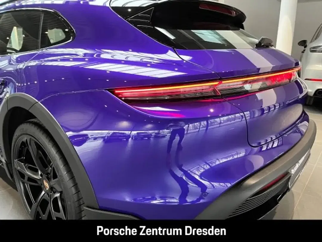 Porsche Taycan Cross Turismo - Thumbnail 13