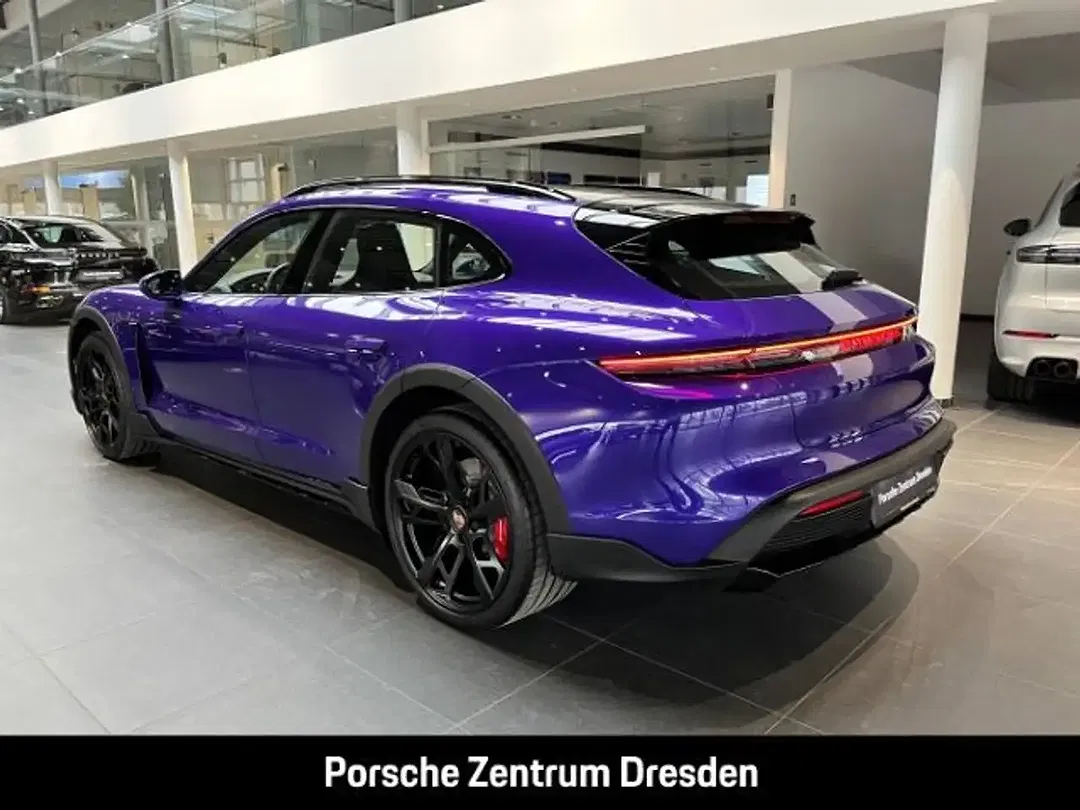 Porsche Taycan Cross Turismo - Thumbnail 3