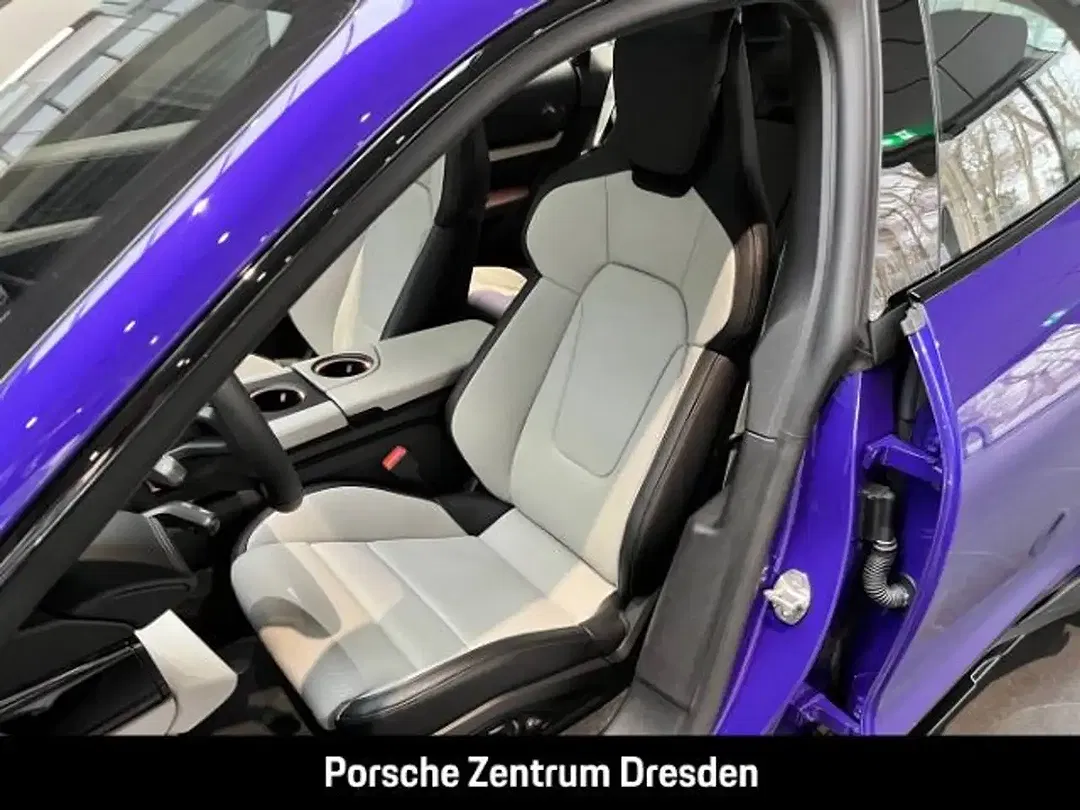 Porsche Taycan Cross Turismo - Thumbnail 5