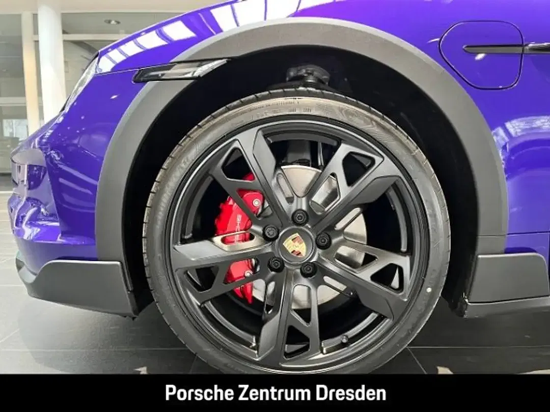 Porsche Taycan Cross Turismo - Thumbnail 8